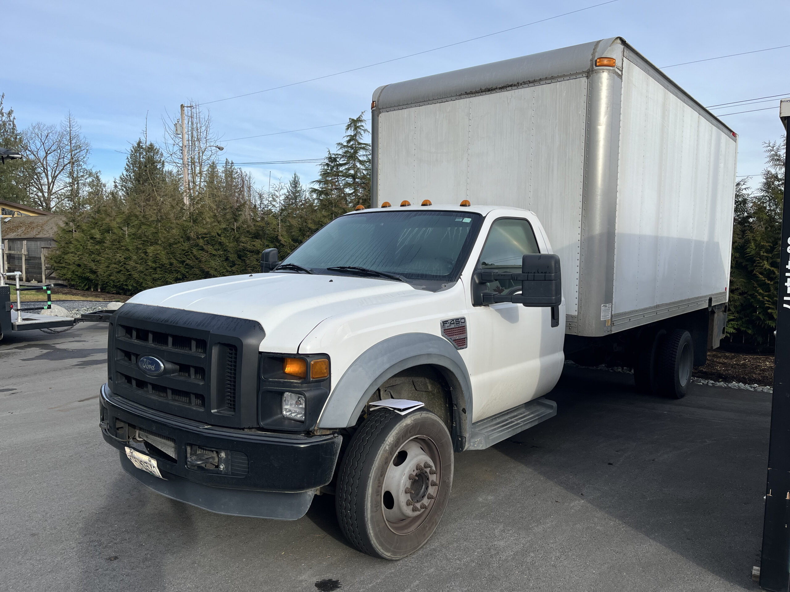 Truck with cargo box